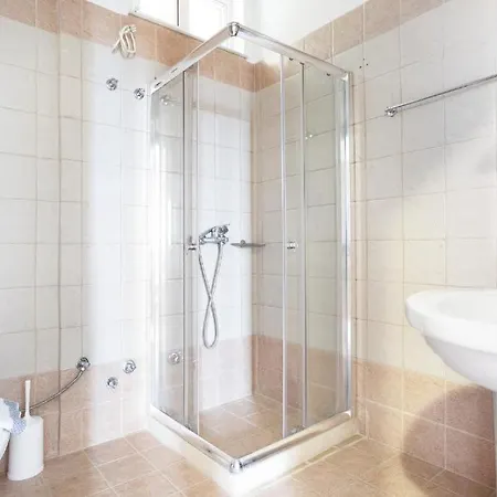 Monte ليكسوري