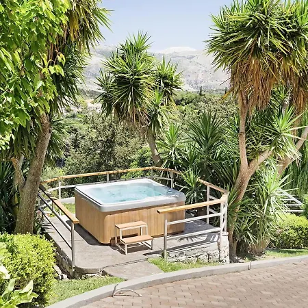 Apartahotel Monte Lixouri